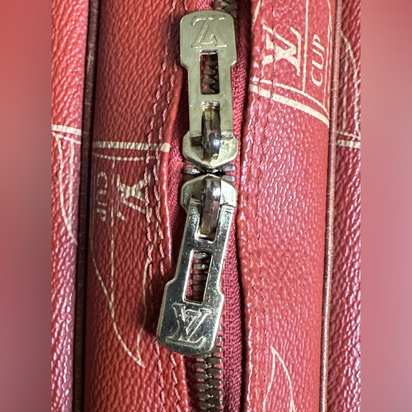 🔥🌟 AUTH 🌟🔥 Louis Vuitton 1994 Red  America Cup Calvi Messenger Crossbody bag - Picture 9 of 15